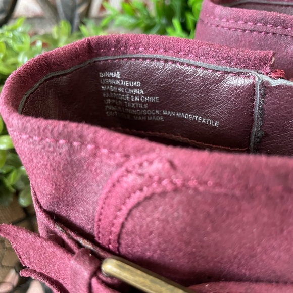 JustFab Binnae High Heeled Bootie; Burgundy Suede W/Multi-Straps & Buckles; Sz 9 - Picture 13 of 16